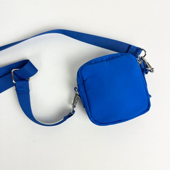 UO Ivy Pocket Micro Crossbody Bag - Picture 4 of 9